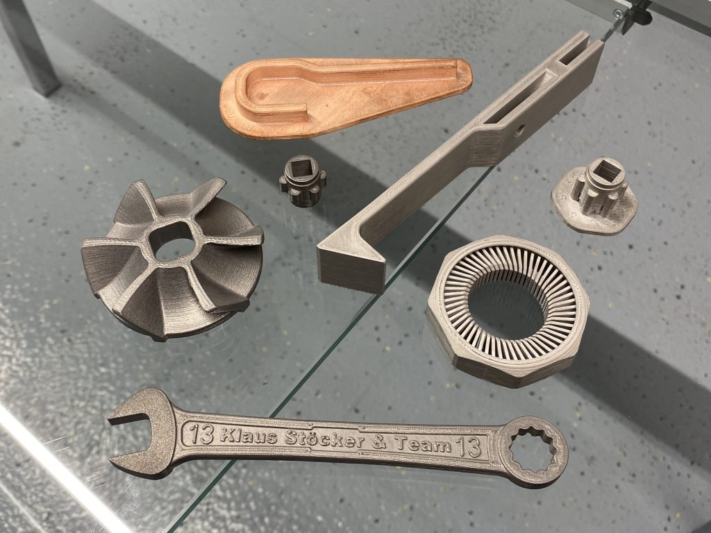 ADAM-Verfahren / Markforged Metal X Muster: diverse Stähle, Inconel, Kupfer etc. verdruckt & gesintert